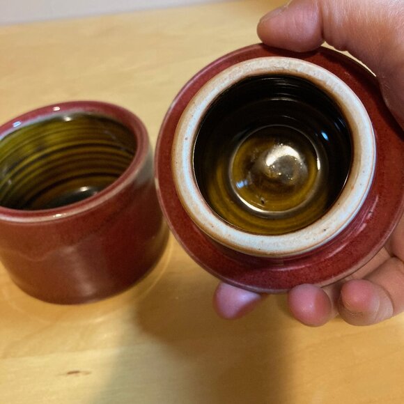 NEW Burgundy Pottery Butter Bell, Signed by Artist - Picture 4 of 6